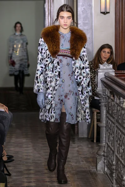 Look 2
